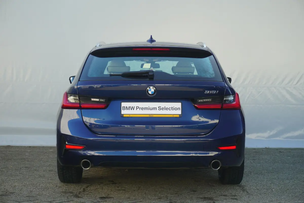 318i High Executive Sport Line 18'' / Panoramadak / Adaptieve Led Koplampen / Hifi System