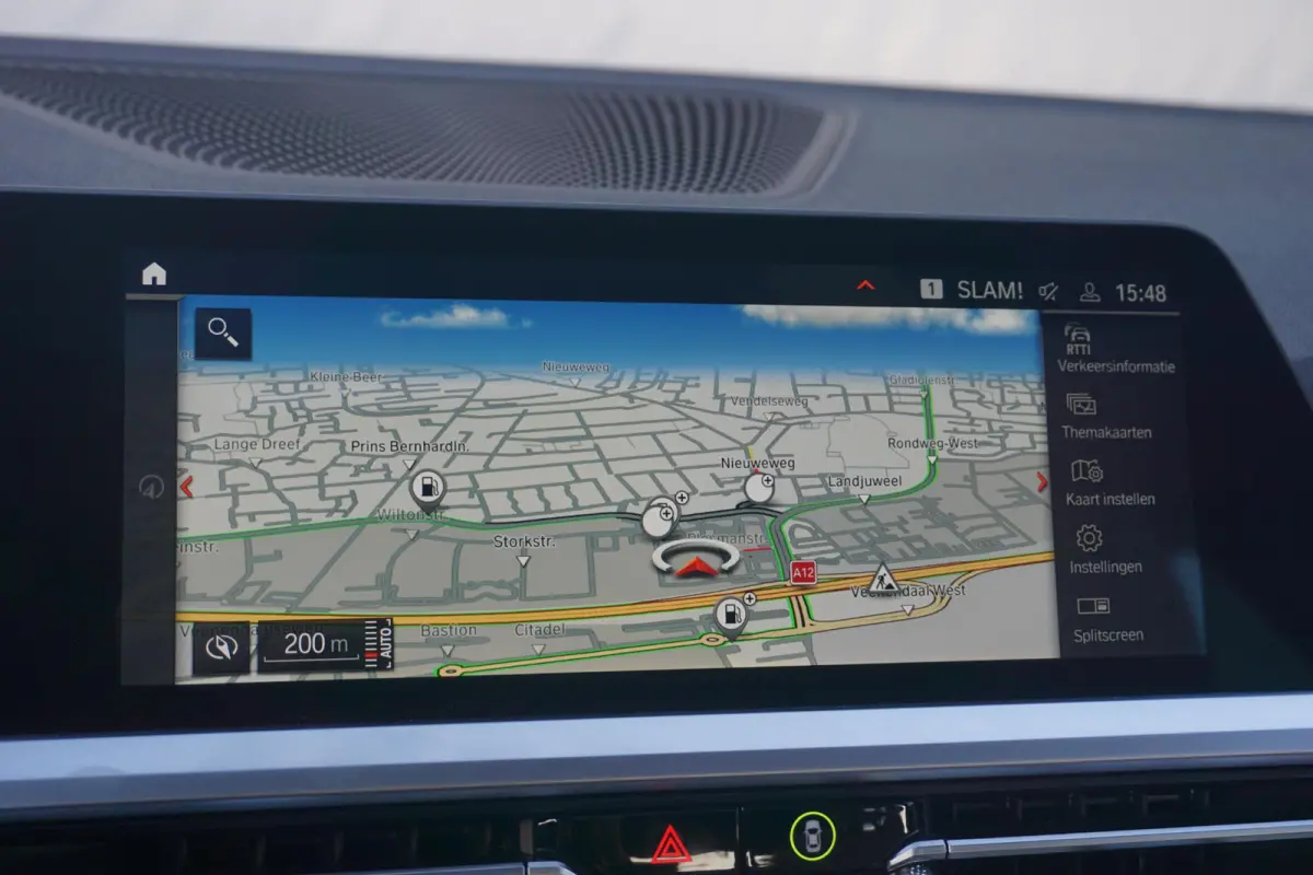 318i High Executive Sport Line 18'' / Panoramadak / Adaptieve Led Koplampen / Hifi System
