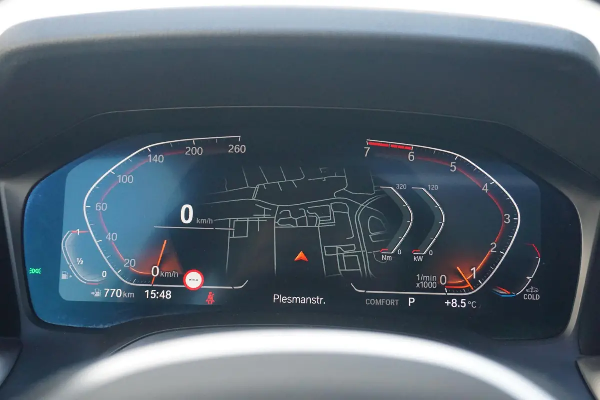 318i High Executive Sport Line 18'' / Panoramadak / Adaptieve Led Koplampen / Hifi System