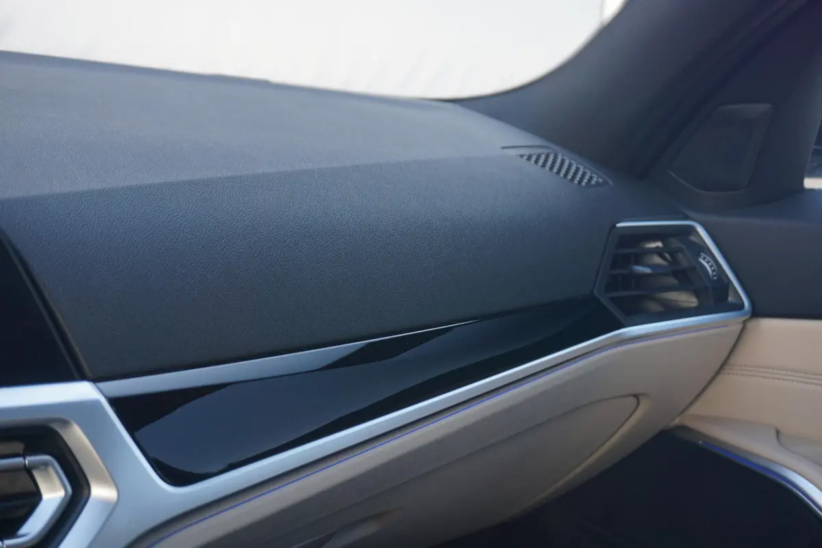 318i High Executive Sport Line 18'' / Panoramadak / Adaptieve Led Koplampen / Hifi System