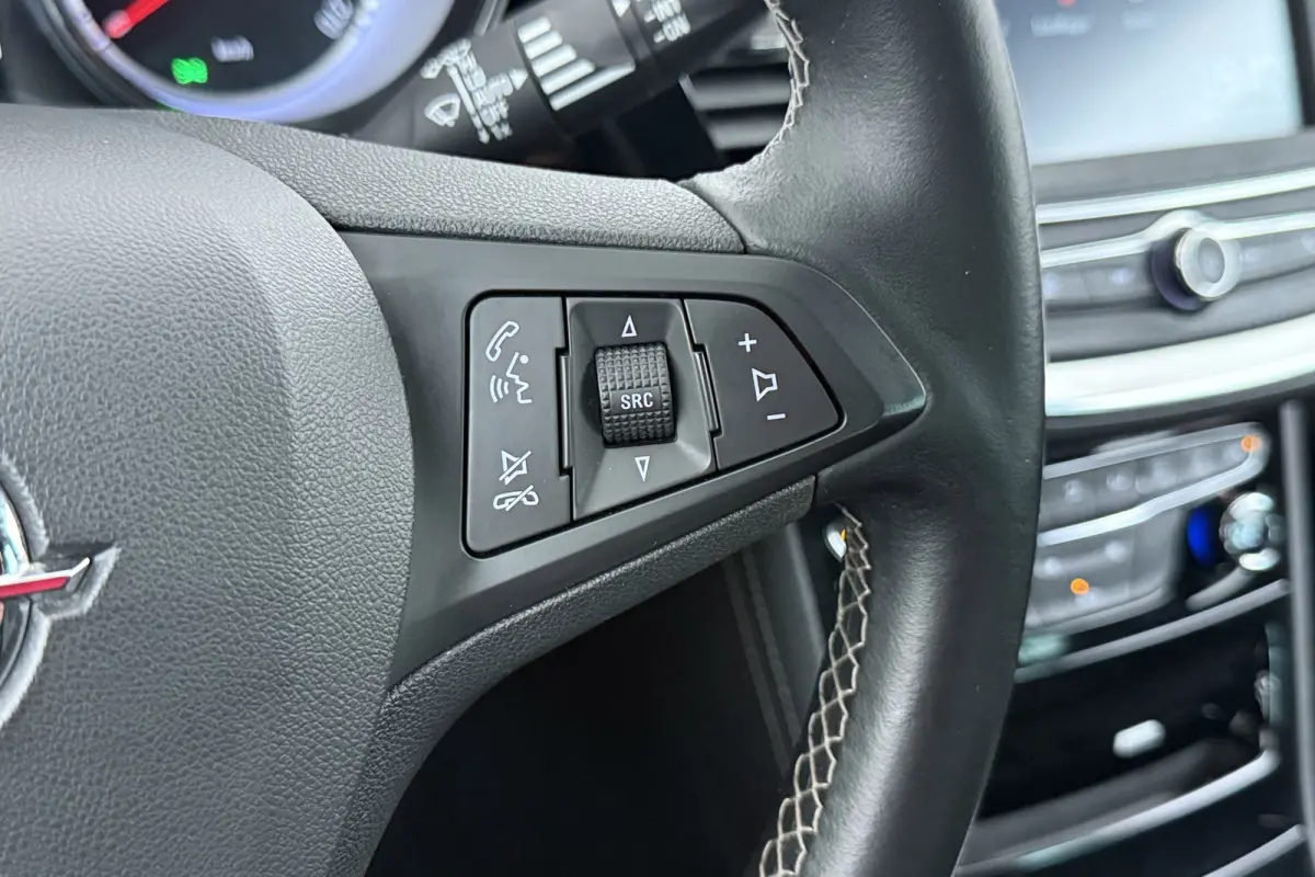1.4 Innovation | Trekhaak | Org NL | Sportstoelen | CarPlay | Camera | Keyless |