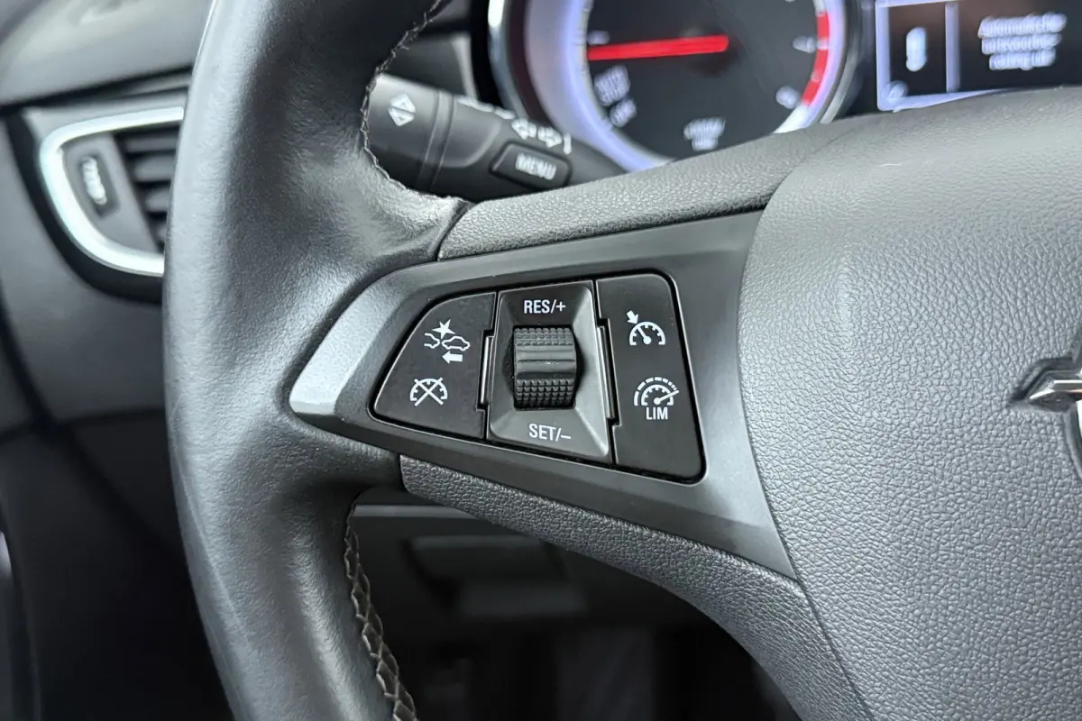 1.4 Innovation | Trekhaak | Org NL | Sportstoelen | CarPlay | Camera | Keyless |