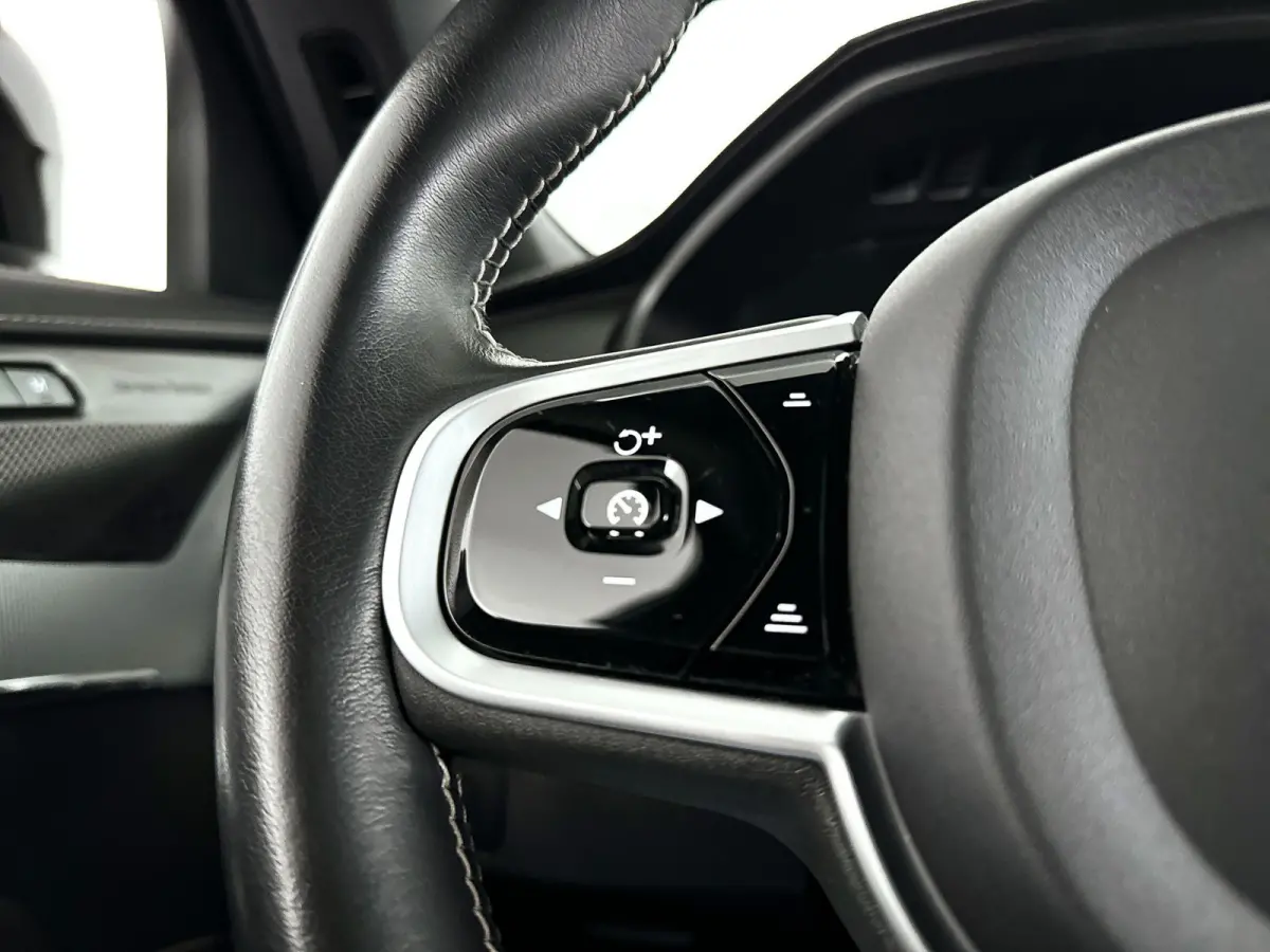 T8 Recharge AWD R-Design | Panoramadak | 360° camera | Luchtvering | Harman Kardon | Head-up Display | Stoel- en Stuurverwarming | Trekhaak