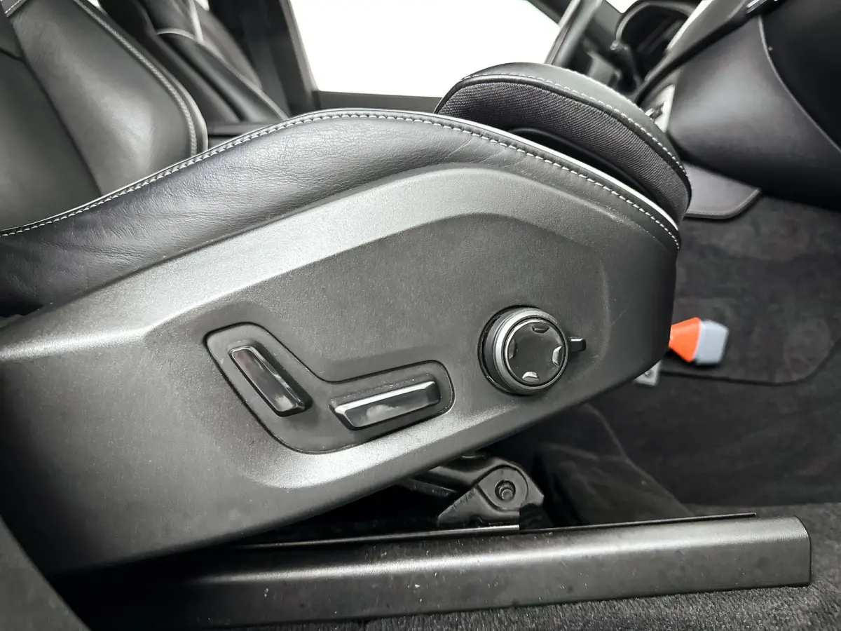 T8 Recharge AWD R-Design | Panoramadak | 360° camera | Luchtvering | Harman Kardon | Head-up Display | Stoel- en Stuurverwarming | Trekhaak
