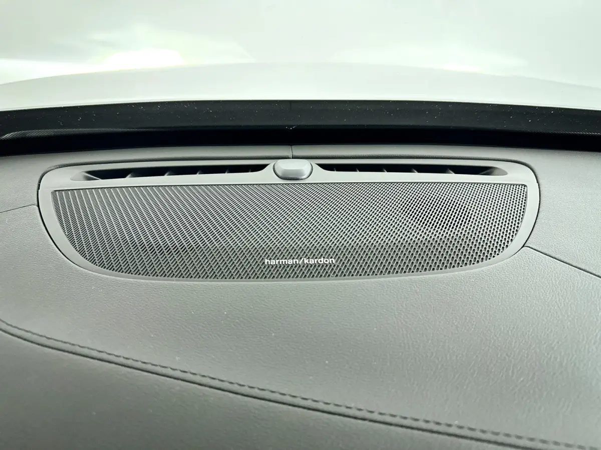 T8 Recharge AWD R-Design | Panoramadak | 360° camera | Luchtvering | Harman Kardon | Head-up Display | Stoel- en Stuurverwarming | Trekhaak