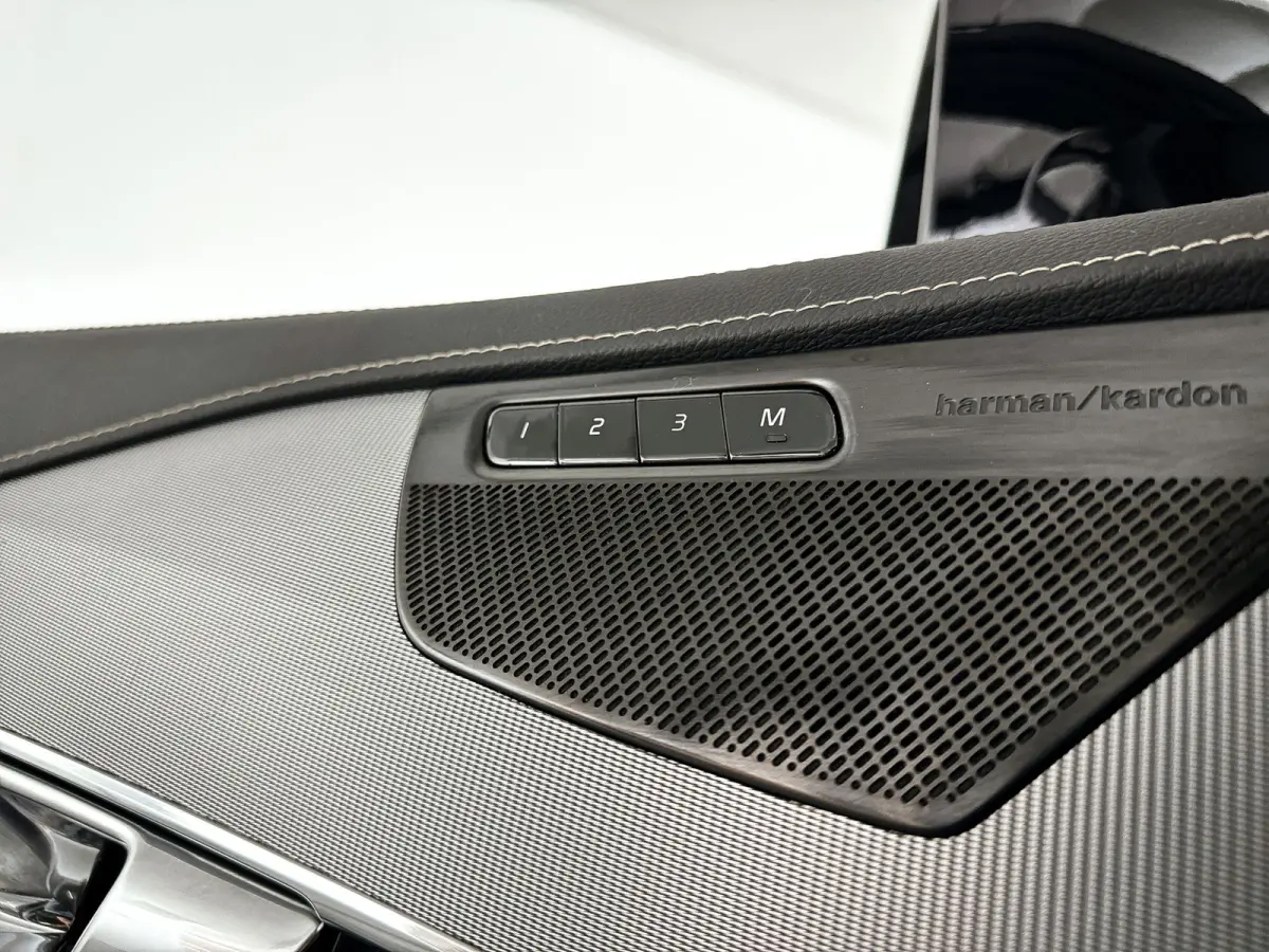 T8 Recharge AWD R-Design | Panoramadak | 360° camera | Luchtvering | Harman Kardon | Head-up Display | Stoel- en Stuurverwarming | Trekhaak