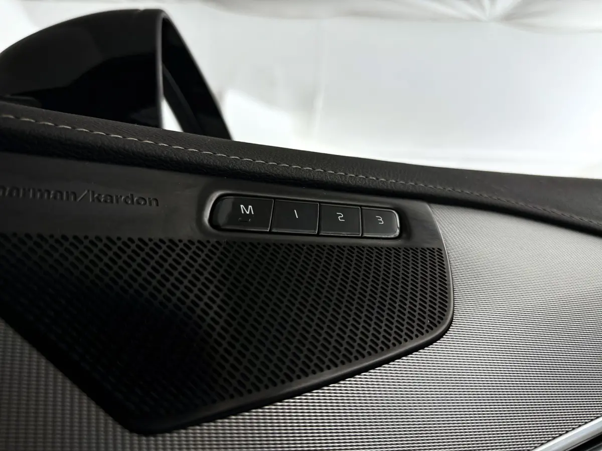 T8 Recharge AWD R-Design | Panoramadak | 360° camera | Luchtvering | Harman Kardon | Head-up Display | Stoel- en Stuurverwarming | Trekhaak