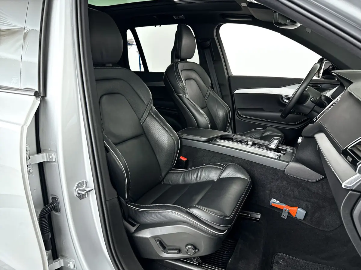 T8 Recharge AWD R-Design | Panoramadak | 360° camera | Luchtvering | Harman Kardon | Head-up Display | Stoel- en Stuurverwarming | Trekhaak