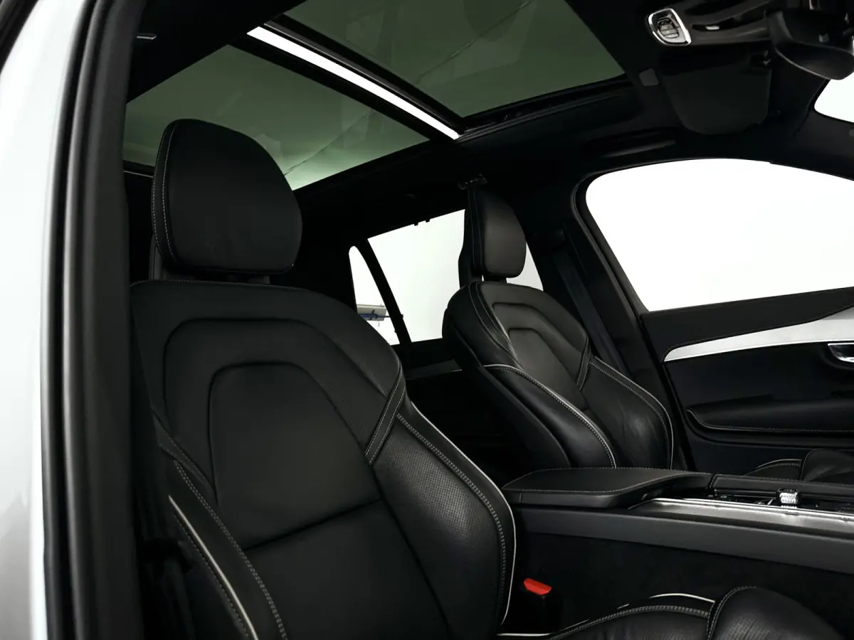 T8 Recharge AWD R-Design | Panoramadak | 360° camera | Luchtvering | Harman Kardon | Head-up Display | Stoel- en Stuurverwarming | Trekhaak