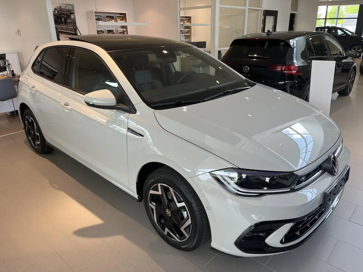 1.0 TSI R-Line Edition Panoramadak | Stoelverwarming | Adaptive Cruise Control | Carplay | Getint Glas | Climate Control | Parkeersensoren V+A |