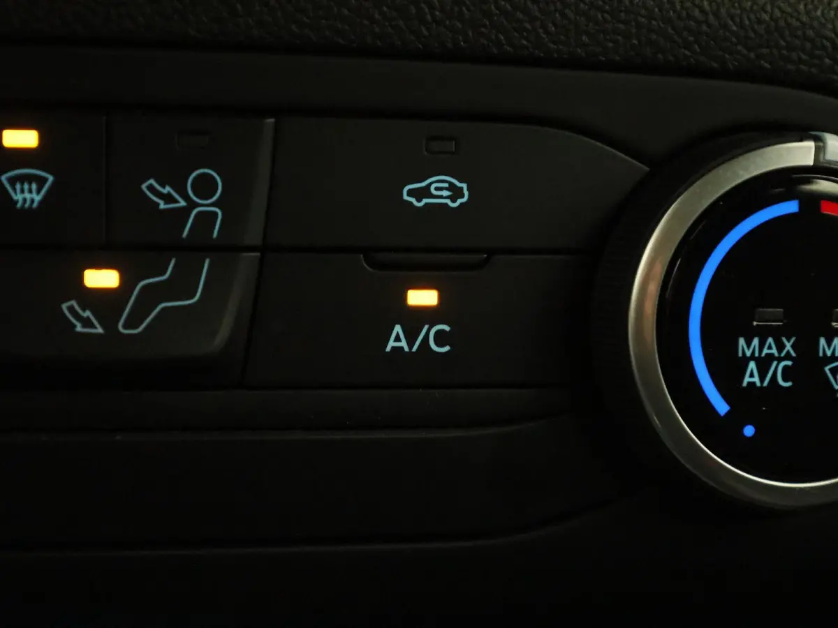 1.0 EcoBoost Hybrid Connected | Apple Carplay / Android Auto | LED Koplampen | Parkeersensoren | Multifunctioneel Stuurwiel |