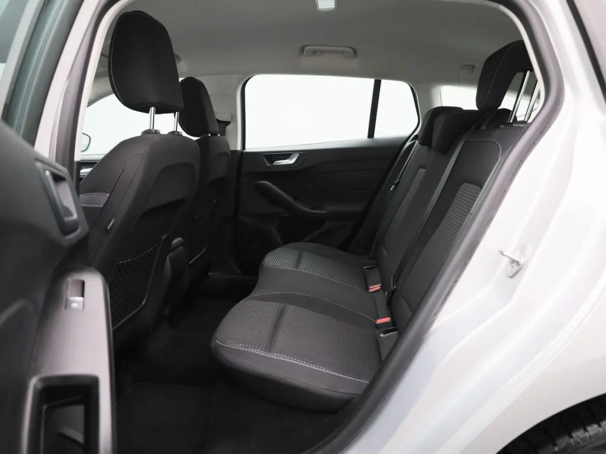 1.0 EcoBoost Hybrid Connected | Apple Carplay / Android Auto | LED Koplampen | Parkeersensoren | Multifunctioneel Stuurwiel |