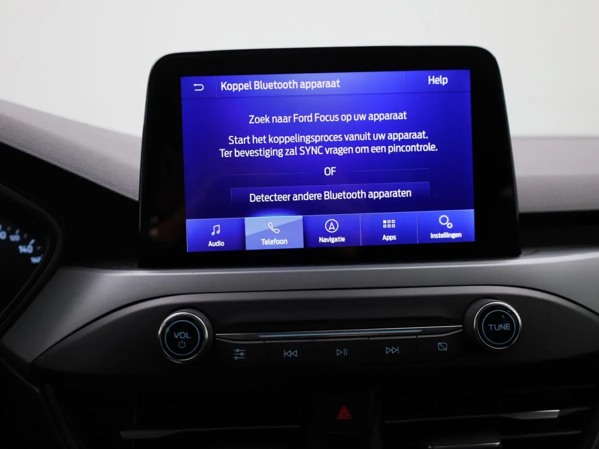 1.0 EcoBoost Hybrid Connected | Apple Carplay / Android Auto | LED Koplampen | Parkeersensoren | Multifunctioneel Stuurwiel |