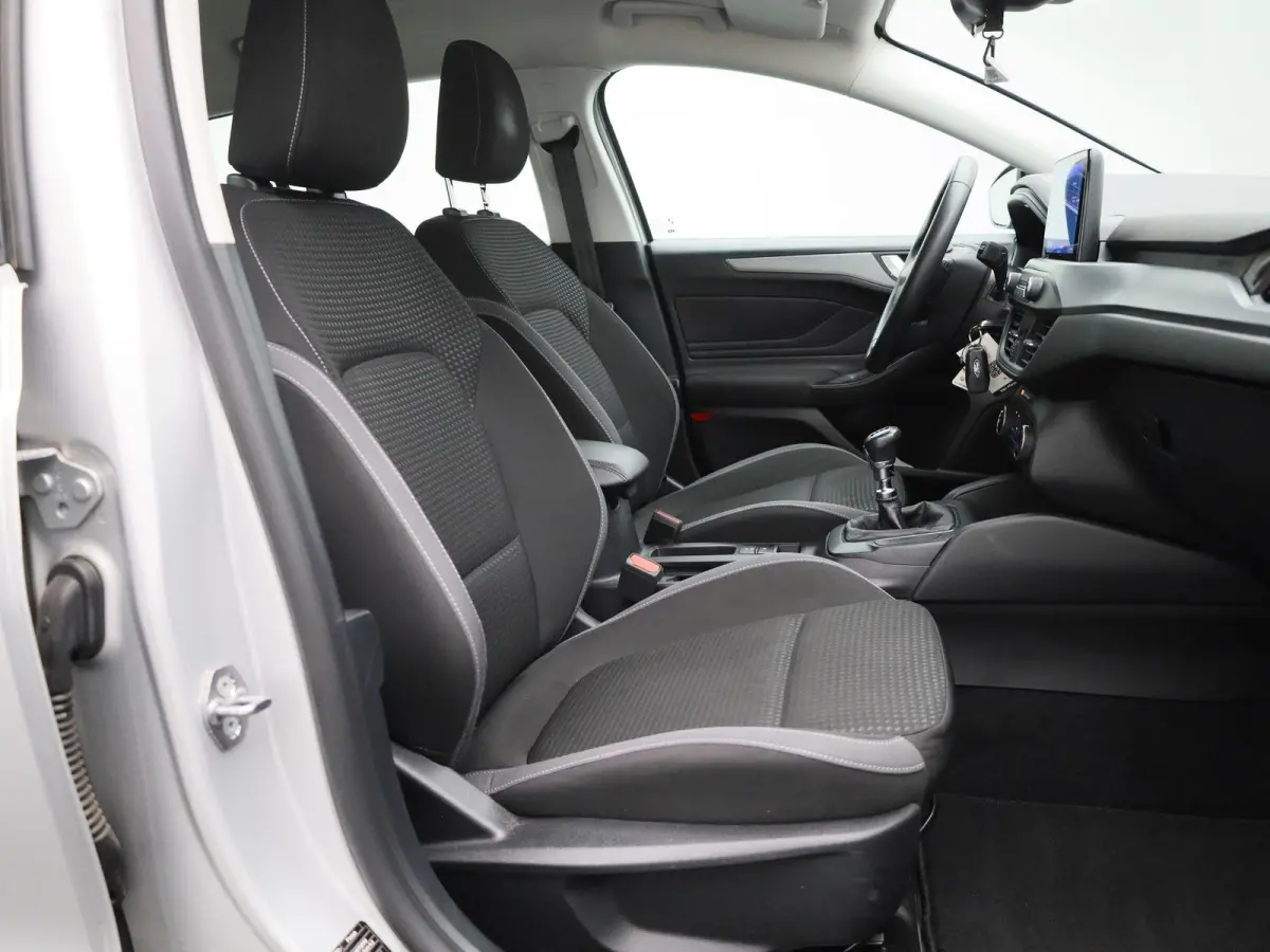 1.0 EcoBoost Hybrid Connected | Apple Carplay / Android Auto | LED Koplampen | Parkeersensoren | Multifunctioneel Stuurwiel |