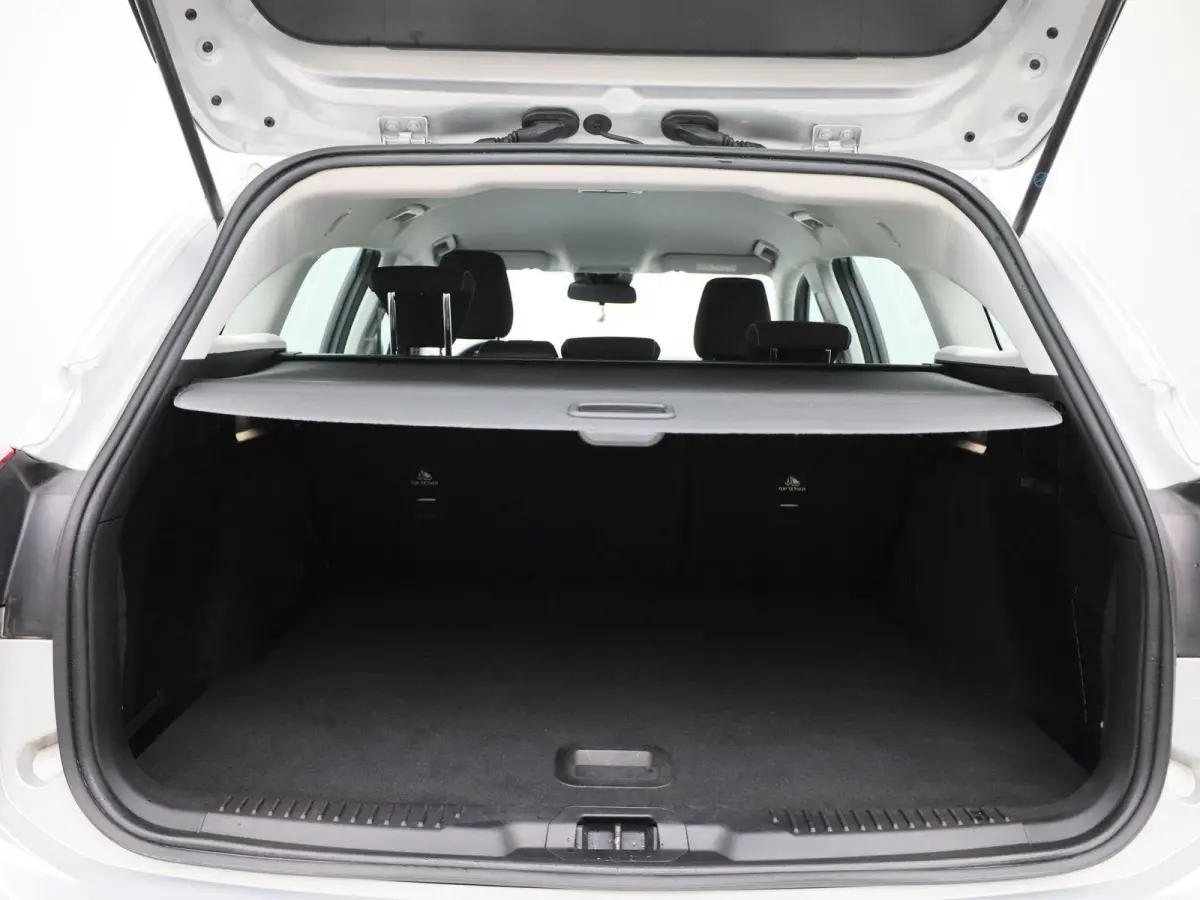 1.0 EcoBoost Hybrid Connected | Apple Carplay / Android Auto | LED Koplampen | Parkeersensoren | Multifunctioneel Stuurwiel |