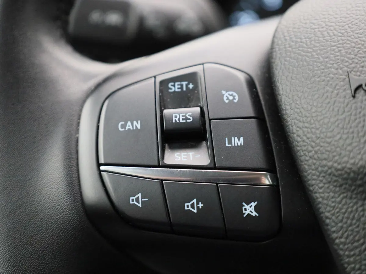 1.0 EcoBoost Hybrid Connected | Apple Carplay / Android Auto | LED Koplampen | Parkeersensoren | Multifunctioneel Stuurwiel |