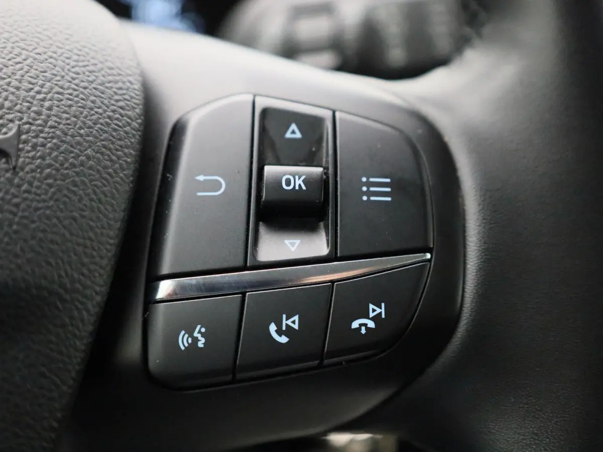 1.0 EcoBoost Hybrid Connected | Apple Carplay / Android Auto | LED Koplampen | Parkeersensoren | Multifunctioneel Stuurwiel |