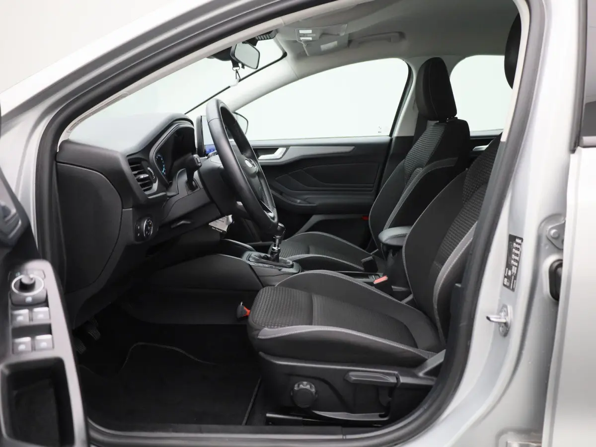 1.0 EcoBoost Hybrid Connected | Apple Carplay / Android Auto | LED Koplampen | Parkeersensoren | Multifunctioneel Stuurwiel |