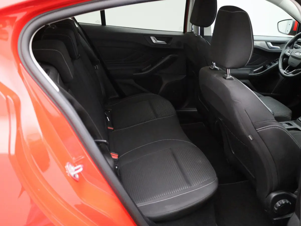 1.0 EcoBoost Hybrid Titanium X | Automaat | Apple Carplay/Android Auto | Trekhaak | Achteruitrijcamera | Parkeersensoren | Cruise Control | Lichtmetalen Velgen |