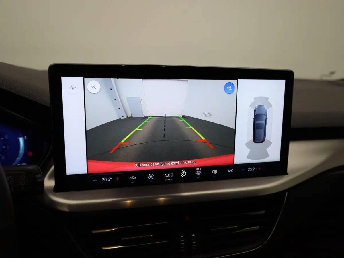 1.0 EcoBoost Hybrid Titanium X | Automaat | Apple Carplay/Android Auto | Trekhaak | Achteruitrijcamera | Parkeersensoren | Cruise Control | Lichtmetalen Velgen |