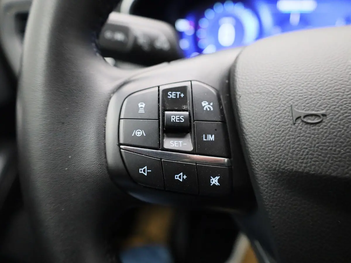 1.0 EcoBoost Hybrid Titanium X | Automaat | Apple Carplay/Android Auto | Trekhaak | Achteruitrijcamera | Parkeersensoren | Cruise Control | Lichtmetalen Velgen |