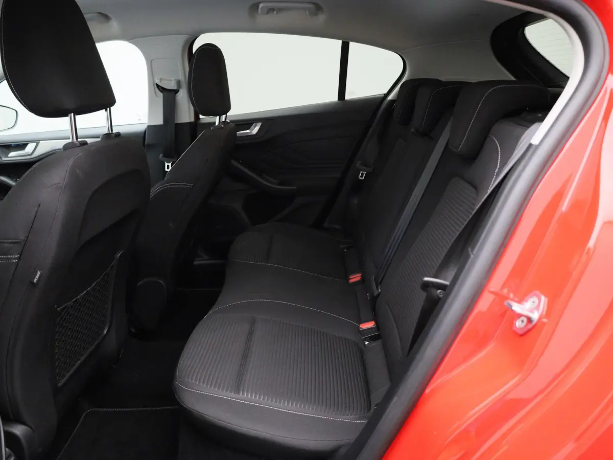 1.0 EcoBoost Hybrid Titanium X | Automaat | Apple Carplay/Android Auto | Trekhaak | Achteruitrijcamera | Parkeersensoren | Cruise Control | Lichtmetalen Velgen |
