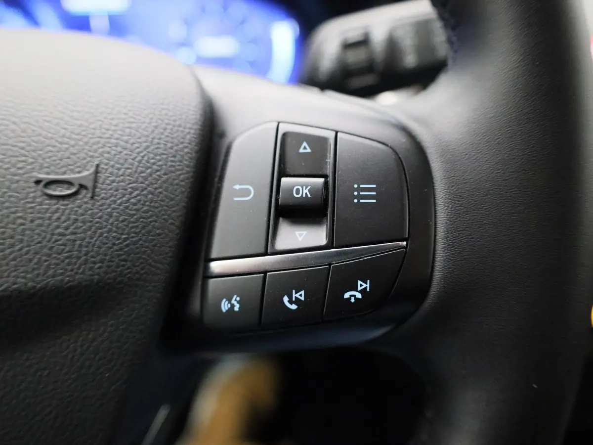 1.0 EcoBoost Hybrid Titanium X | Automaat | Apple Carplay/Android Auto | Trekhaak | Achteruitrijcamera | Parkeersensoren | Cruise Control | Lichtmetalen Velgen |