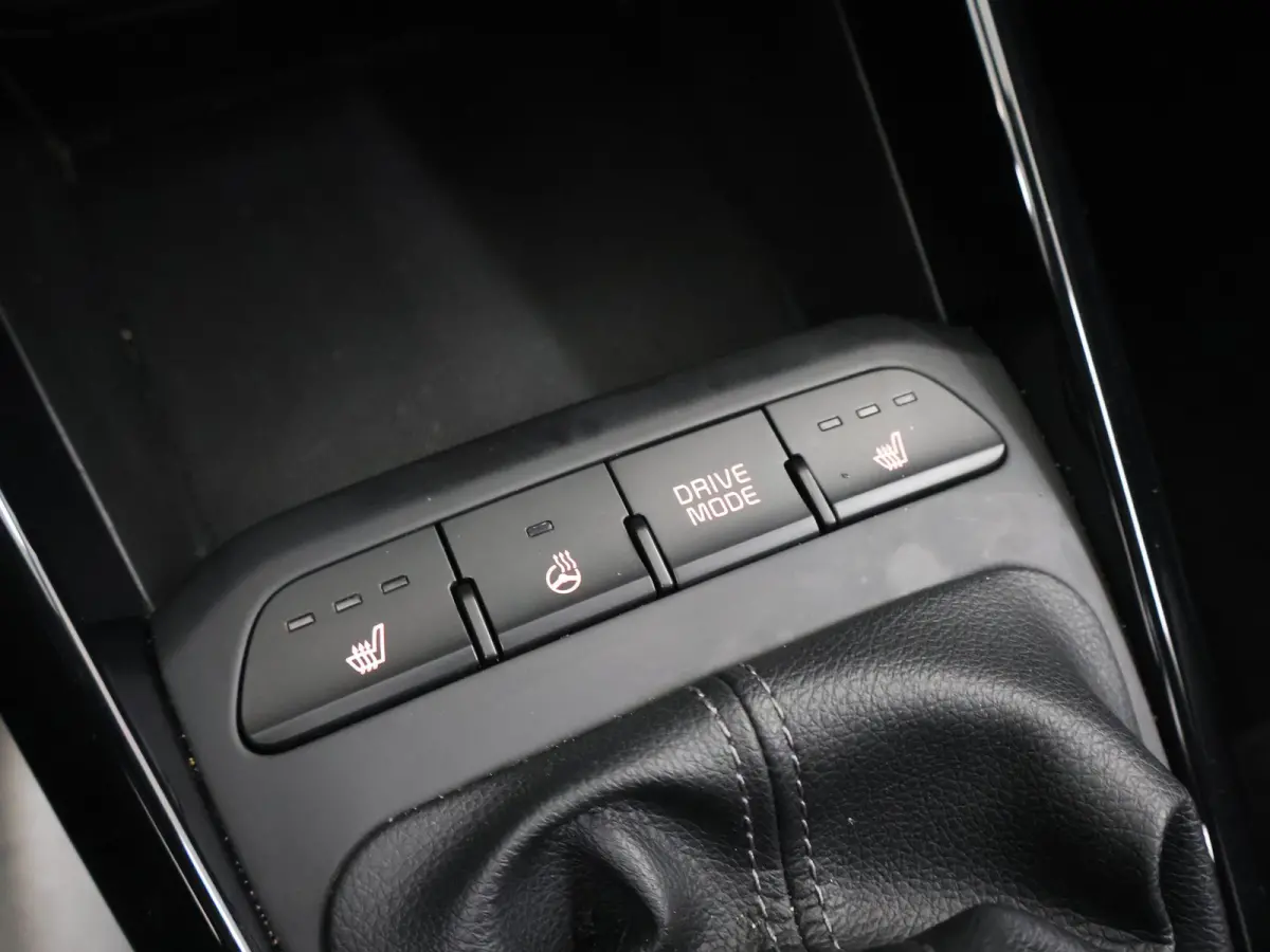 1.0 T-GDi MHEV DynamicPlusLine | Stoel/Stuurwielverwarming | Keyless | Navigatie | Parkeercamera | Climate Control |