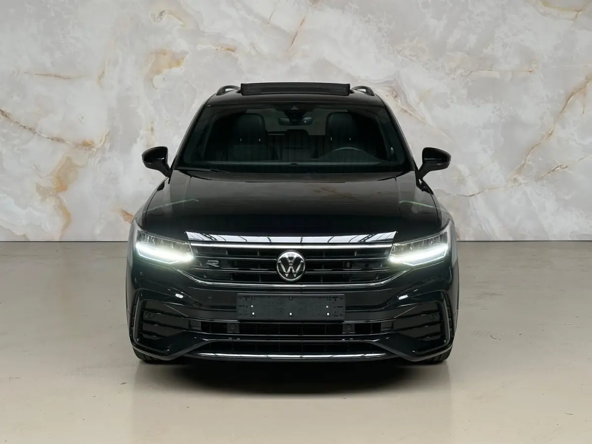 1.5 TSI R-Line / Pano / Camera /