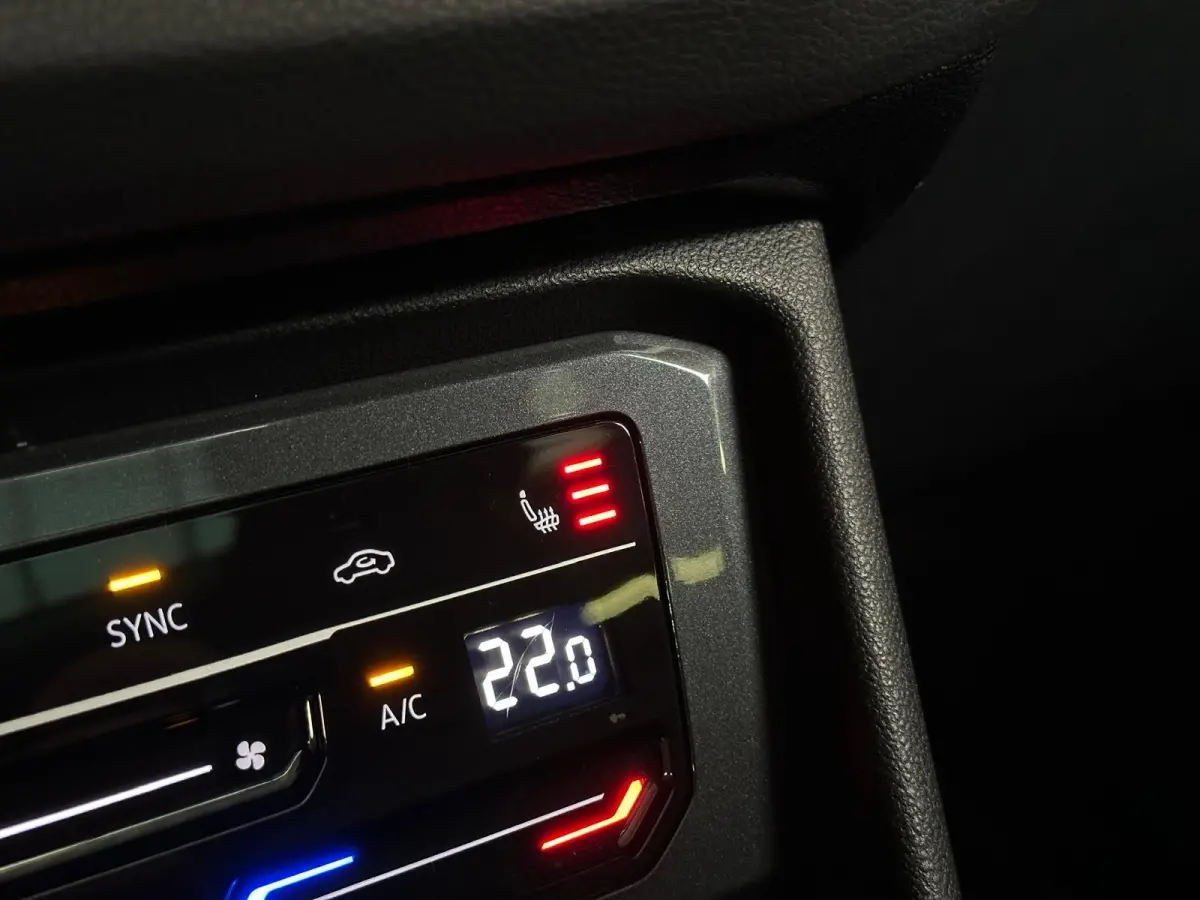 1.5 TSI R-Line / Pano / Camera /