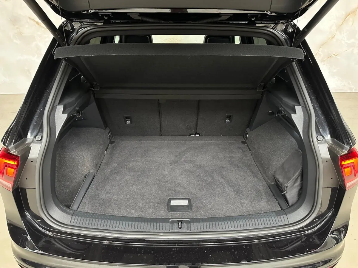 1.5 TSI R-Line / Pano / Camera /