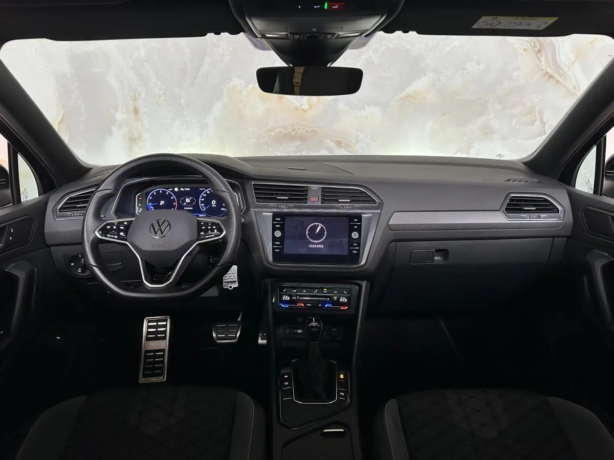 1.5 TSI R-Line / Pano / Camera /