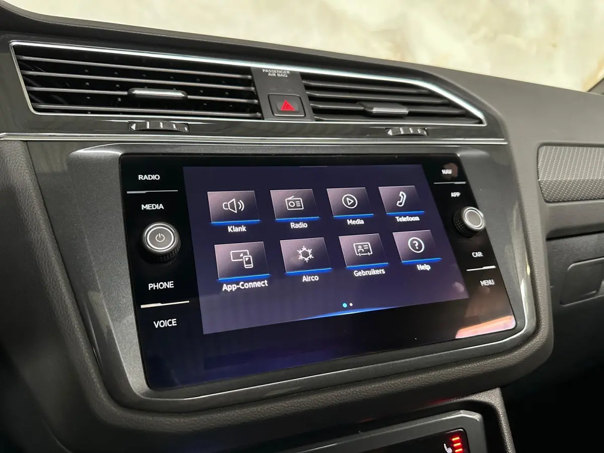 1.5 TSI R-Line / Pano / Camera /