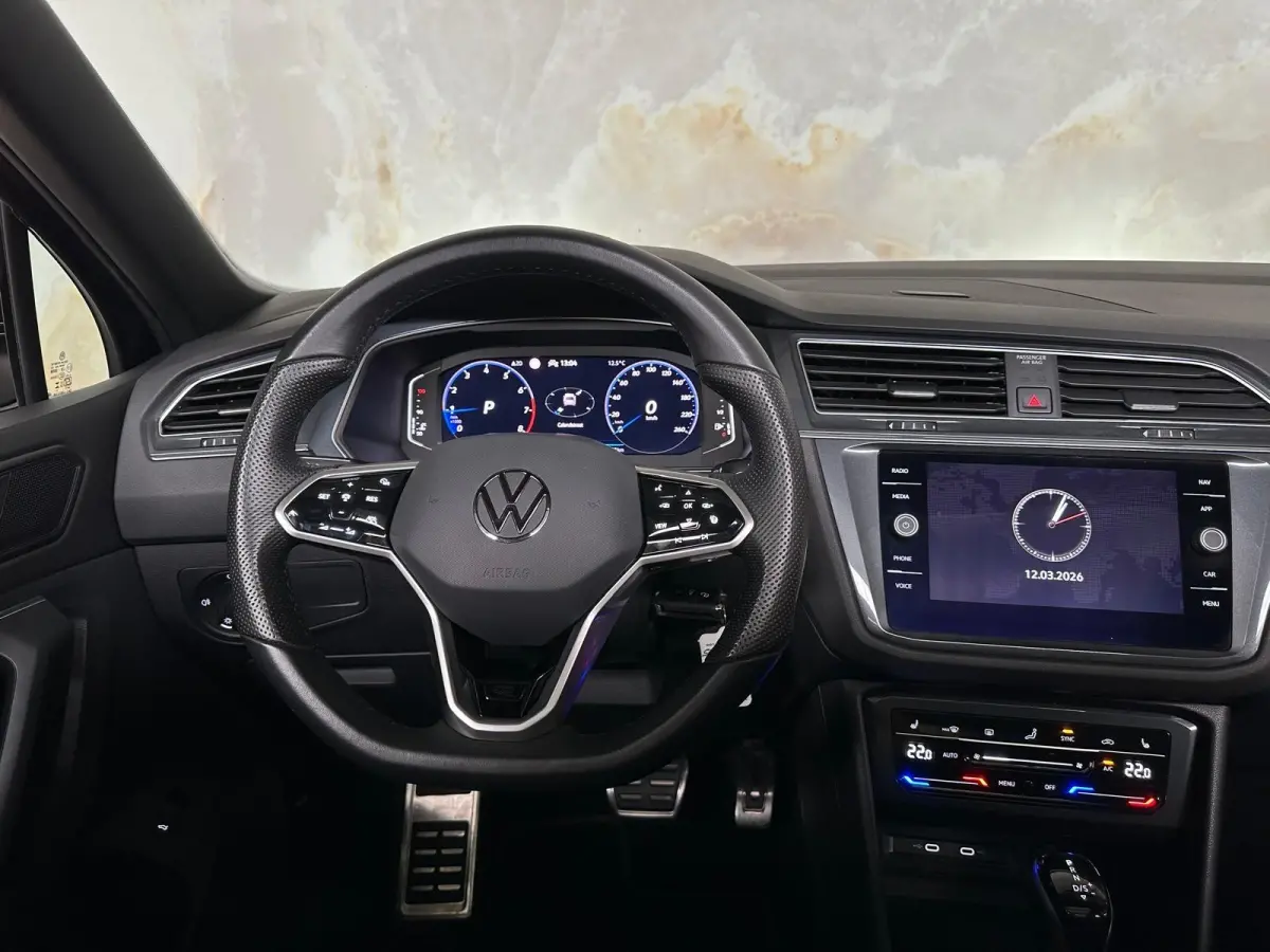 1.5 TSI R-Line / Pano / Camera /