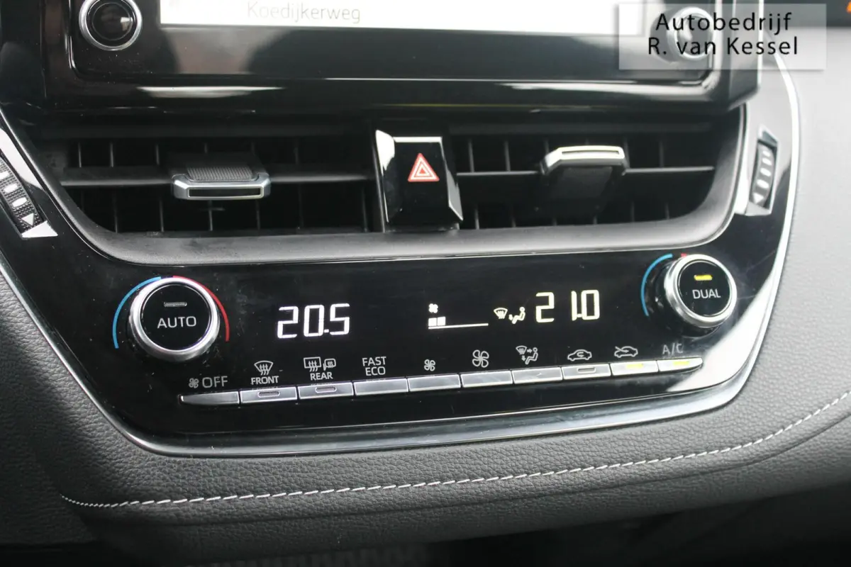 1.8 Hybrid Active I Navigatie I Carplay I ACC I Allseason I NL-auto
