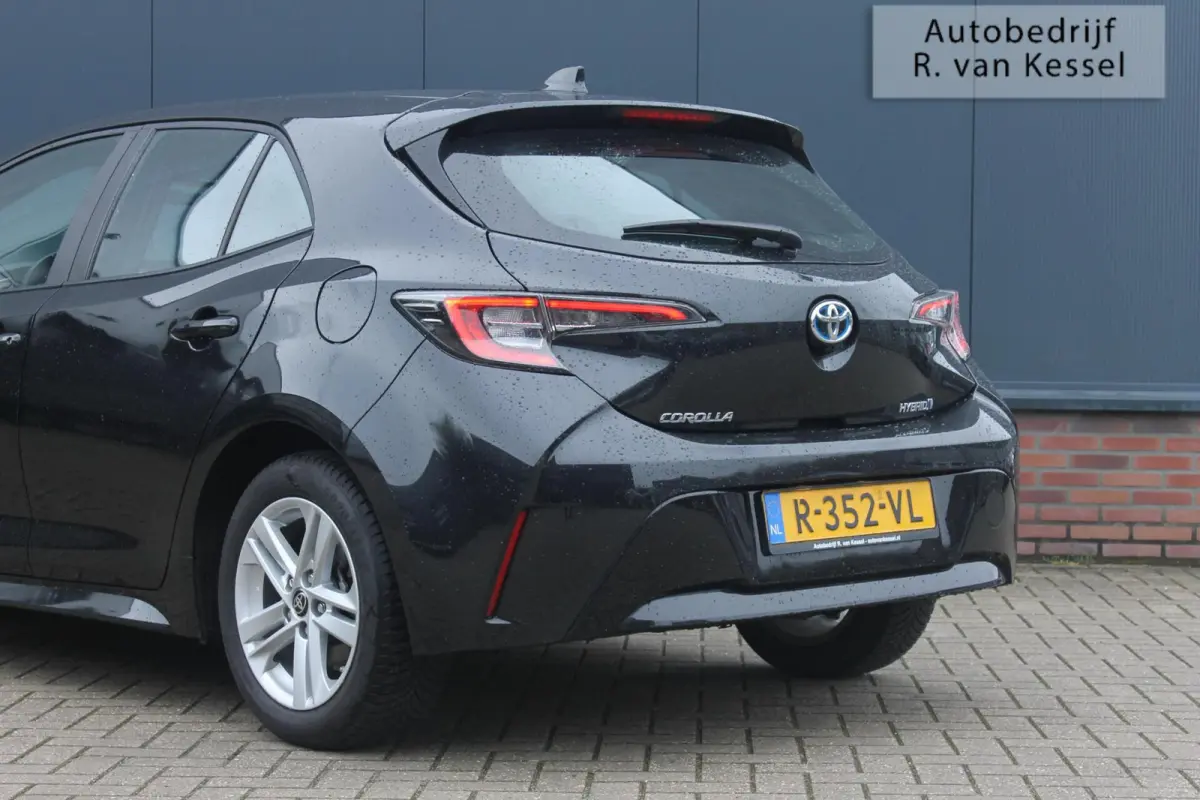 1.8 Hybrid Active I Navigatie I Carplay I ACC I Allseason I NL-auto
