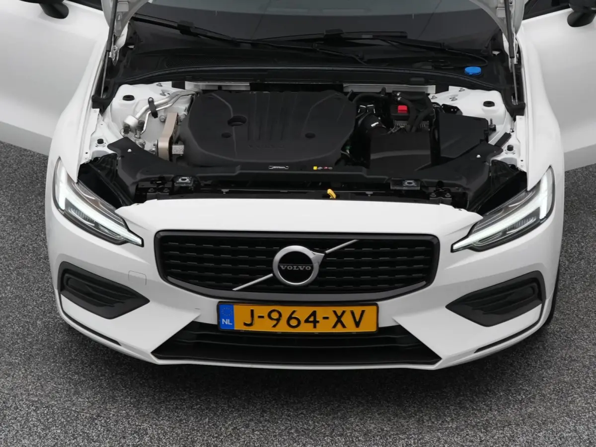 2.0 B3 Momentum Advantage | CRUISE | CARPLAY