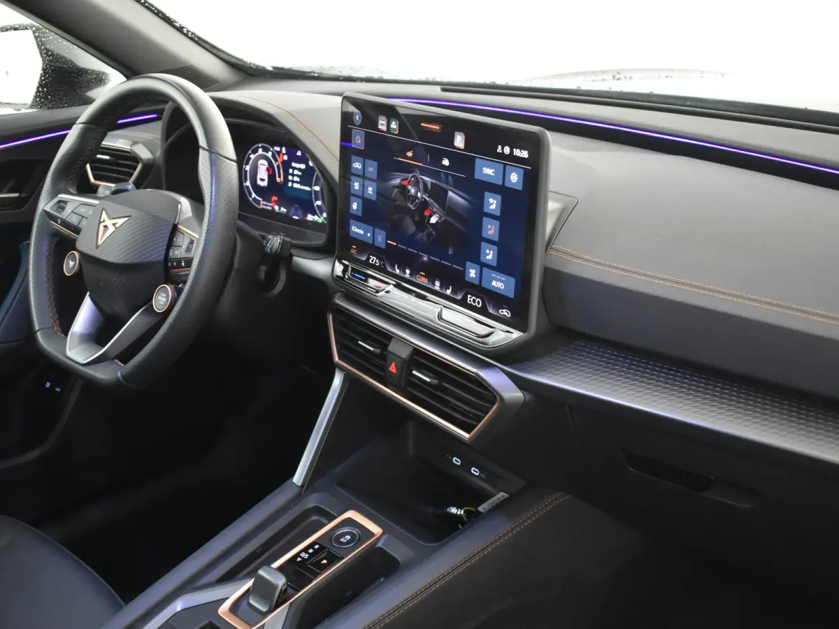 1.5 TSI e-Hybrid 272PK VZ Performance | Sennheiser geluidssysteem | Elektrisch verstelb. voorstoelen | Navigatie | Panoramadak | Lederen bekleding | 19" LMV