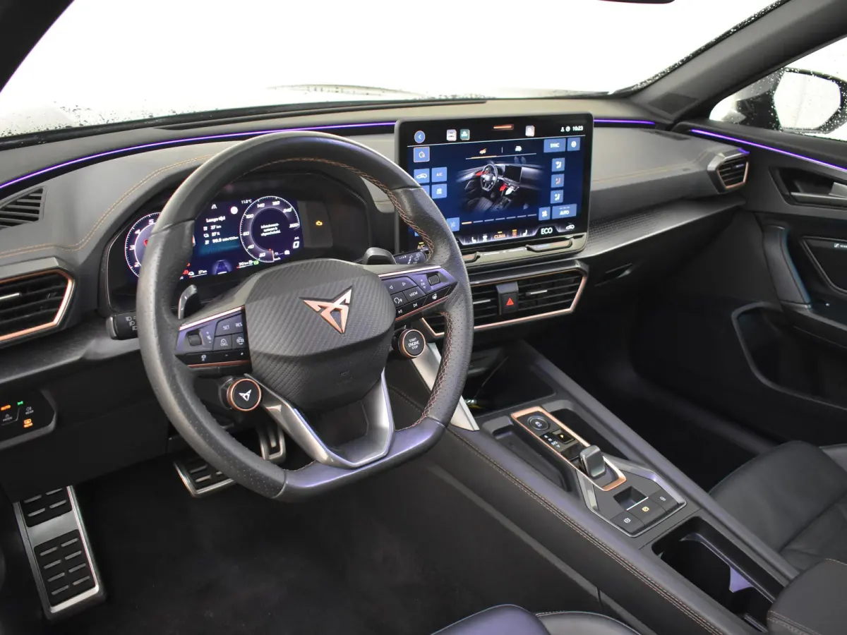 1.5 TSI e-Hybrid 272PK VZ Performance | Sennheiser geluidssysteem | Elektrisch verstelb. voorstoelen | Navigatie | Panoramadak | Lederen bekleding | 19" LMV