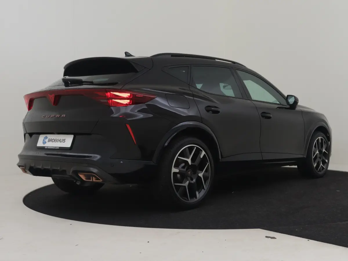 1.5 TSI e-Hybrid 272PK VZ Performance | Sennheiser geluidssysteem | Elektrisch verstelb. voorstoelen | Navigatie | Panoramadak | Lederen bekleding | 19" LMV