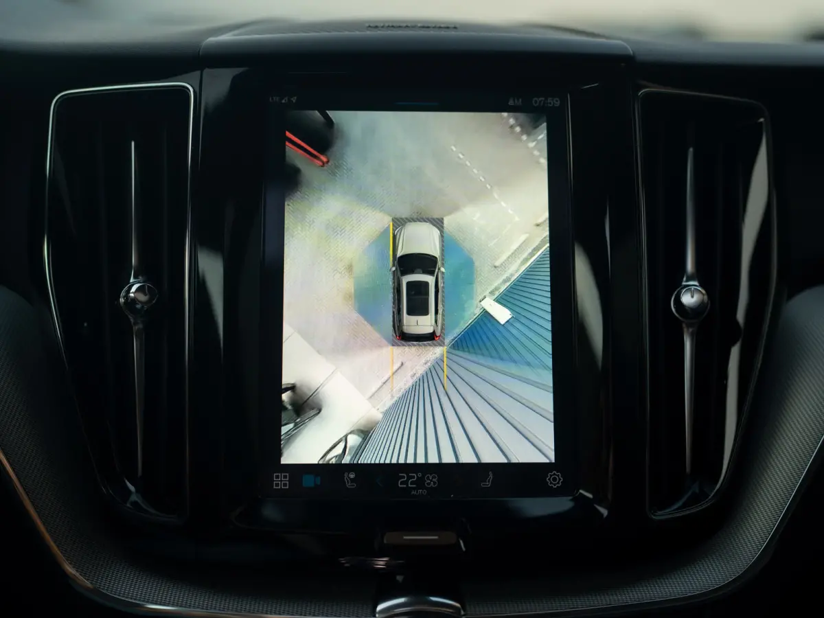 2.0 T6 Plug-in hybrid AWD Plus Dark | 360 Camera | Harman/Kardon | Trekhaak | Panodak | Dodehoek sensoren | Prijs Rijklaar!!
