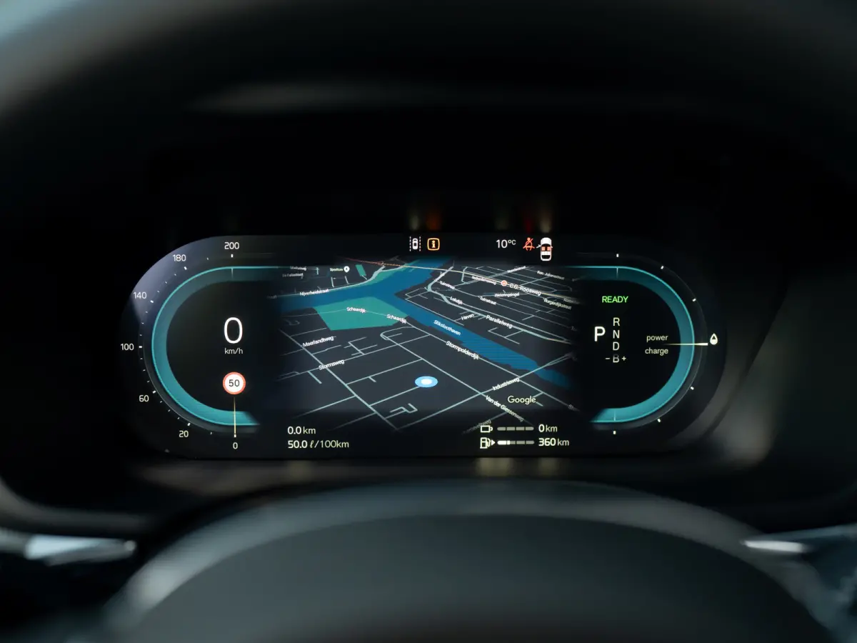 2.0 T6 Plug-in hybrid AWD Plus Dark | 360 Camera | Harman/Kardon | Trekhaak | Panodak | Dodehoek sensoren | Prijs Rijklaar!!