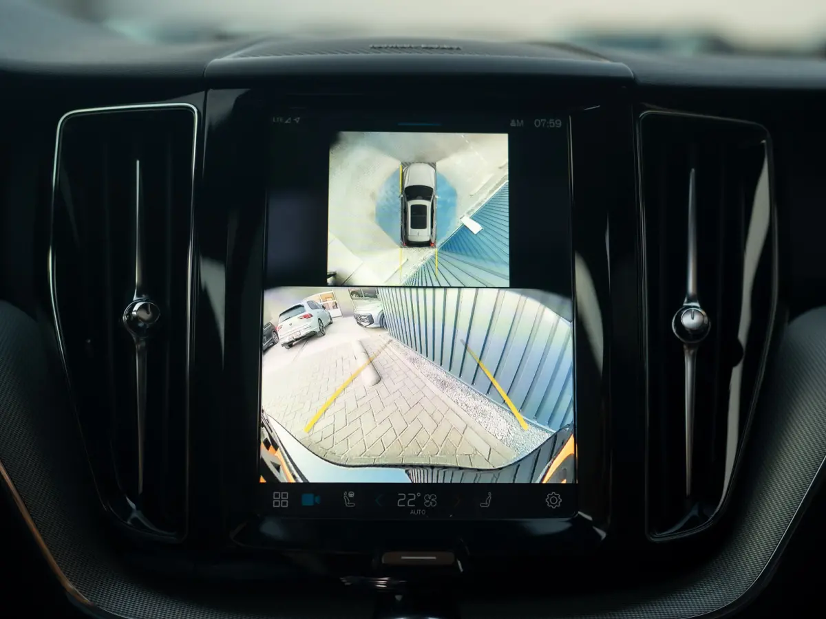 2.0 T6 Plug-in hybrid AWD Plus Dark | 360 Camera | Harman/Kardon | Trekhaak | Panodak | Dodehoek sensoren | Prijs Rijklaar!!