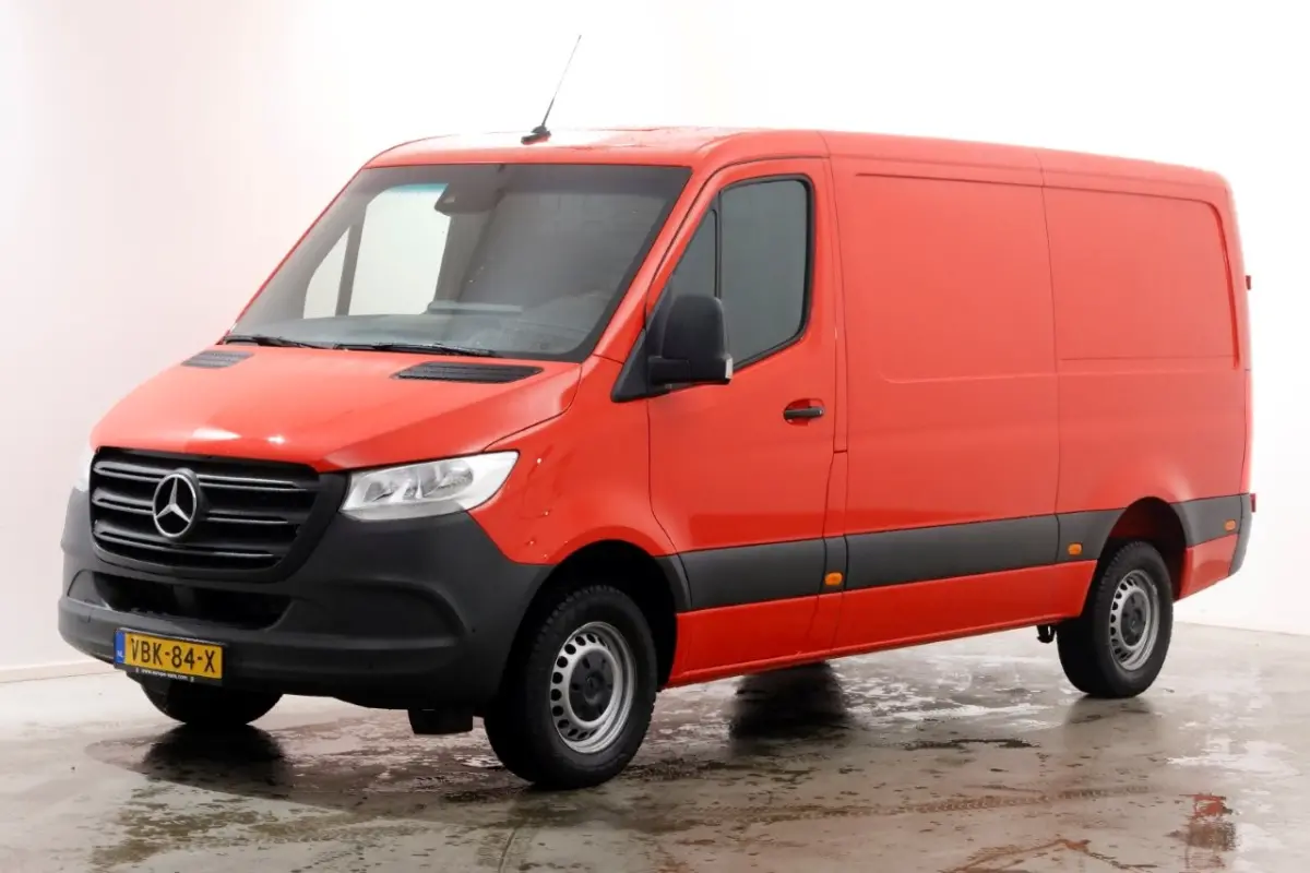 314 CDI 143pk E6 RWD L2H1 Navi/Camera/Trekhaak 3500kg 08-2019