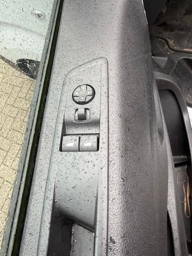 2.0 Diesel 145 L3 Cruise control ] Airco ] Parkeersensoren achter ]