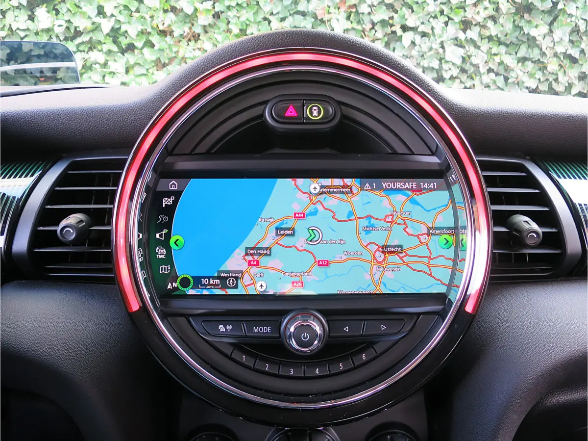 S 2.0 60 Years Edition F55 LCI 5-drs met Head-up, Adap. Cruis, Apple Carplay en 17"