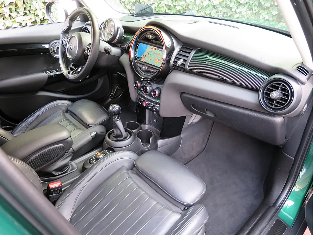 S 2.0 60 Years Edition F55 LCI 5-drs met Head-up, Adap. Cruis, Apple Carplay en 17"