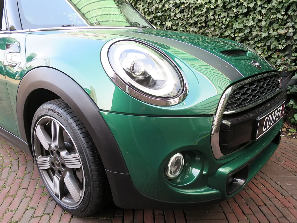 S 2.0 60 Years Edition F55 LCI 5-drs met Head-up, Adap. Cruis, Apple Carplay en 17"