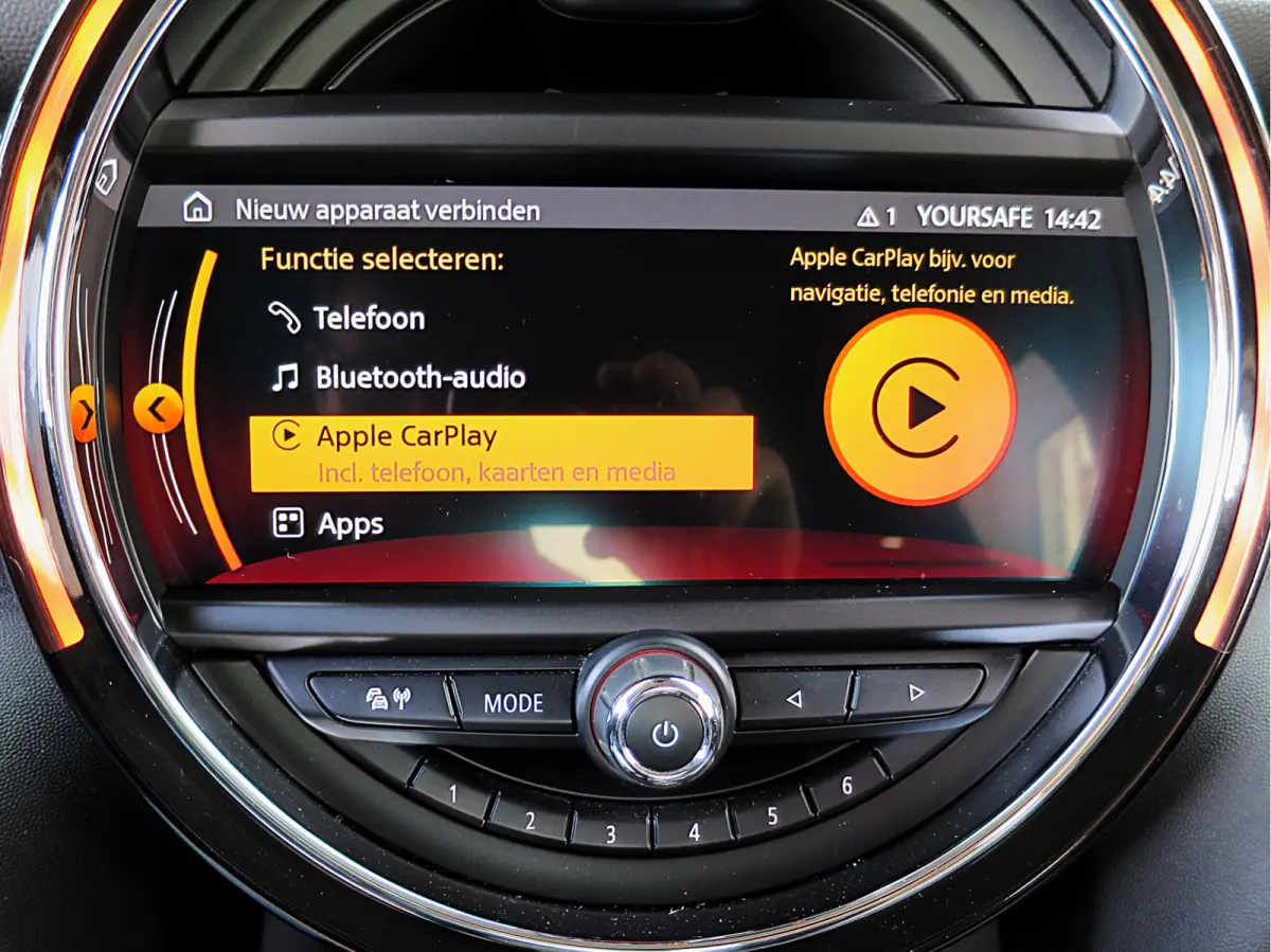 S 2.0 60 Years Edition F55 LCI 5-drs met Head-up, Adap. Cruis, Apple Carplay en 17"