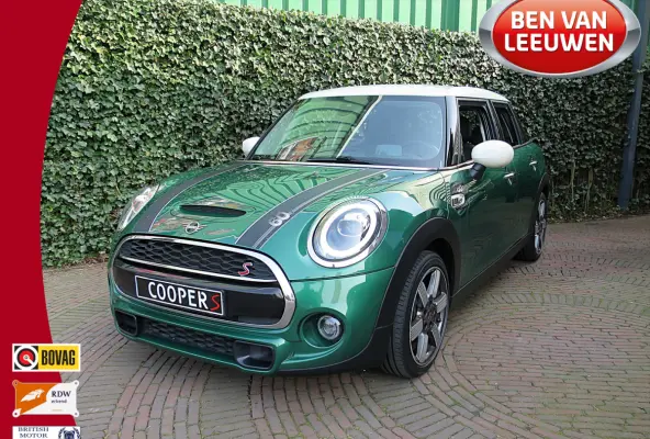 S 2.0 60 Years Edition F55 LCI 5-drs met Head-up, Adap. Cruis, Apple Carplay en 17"